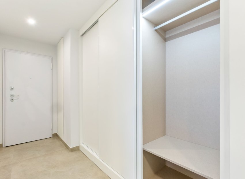 Resale - Apartment / flat - Torrevieia - Playa del Cura