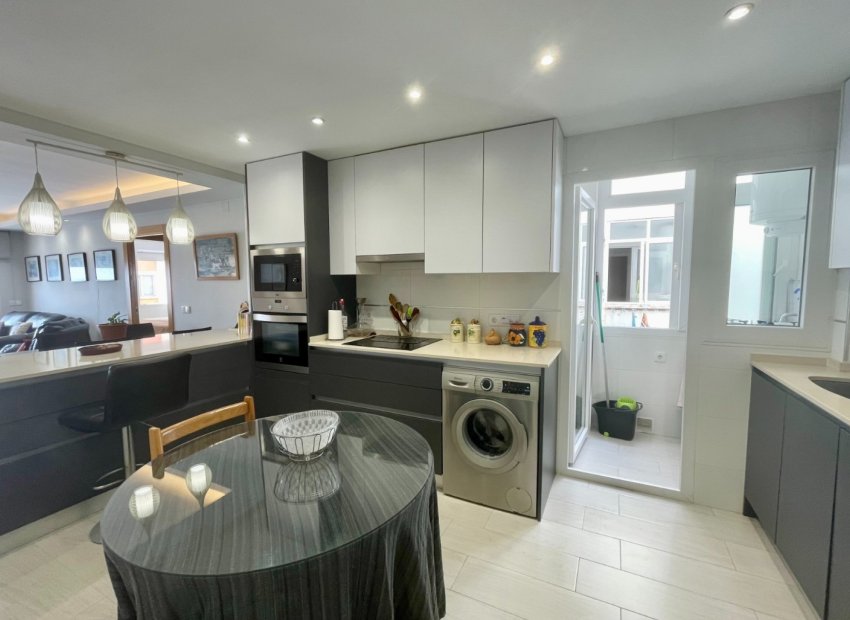 Resale - Apartment / flat - Torrevieia - Playa del Cura