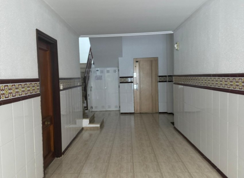 Resale - Apartment / flat - Torrevieia - Playa del Cura