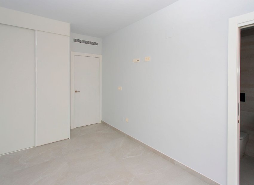 Resale - Apartment / flat - Torrevieia - Playa del Cura