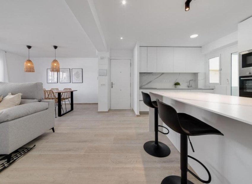 Resale - Apartment / flat - Torrevieia - Playa del Cura