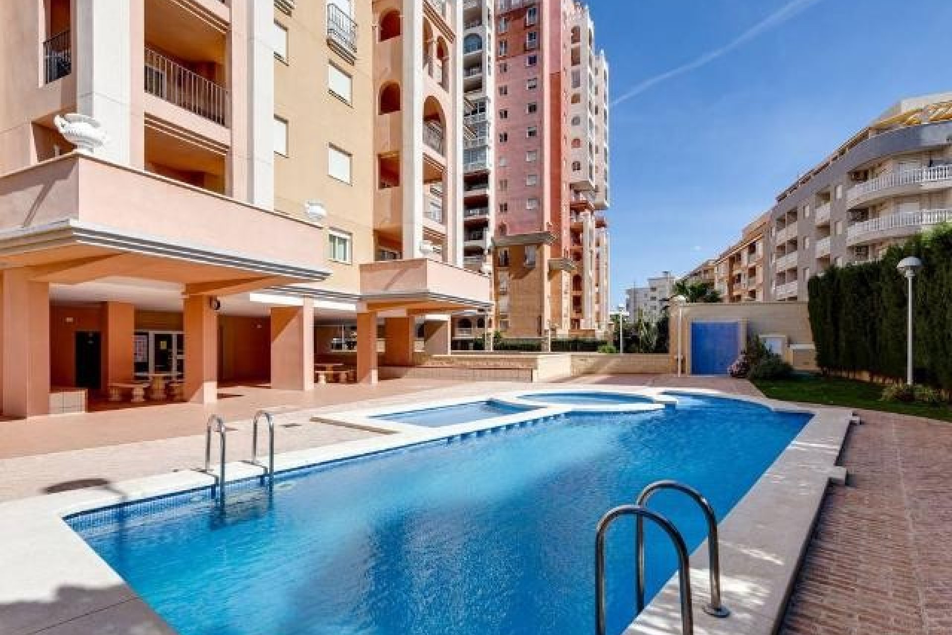 Resale - Apartment / flat - Torrevieia - Playa Los Locos