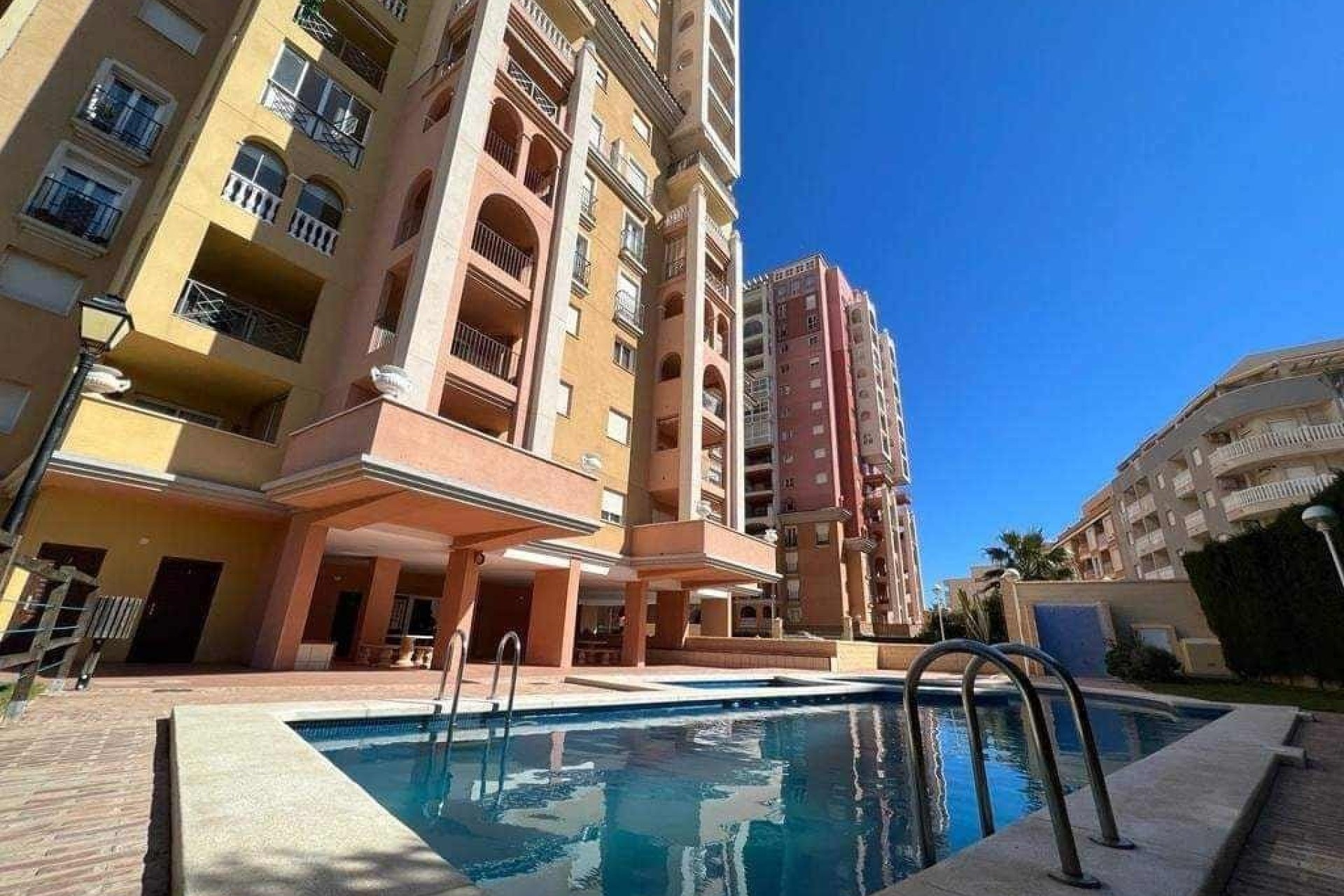 Resale - Apartment / flat - Torrevieia - Playa Los Locos