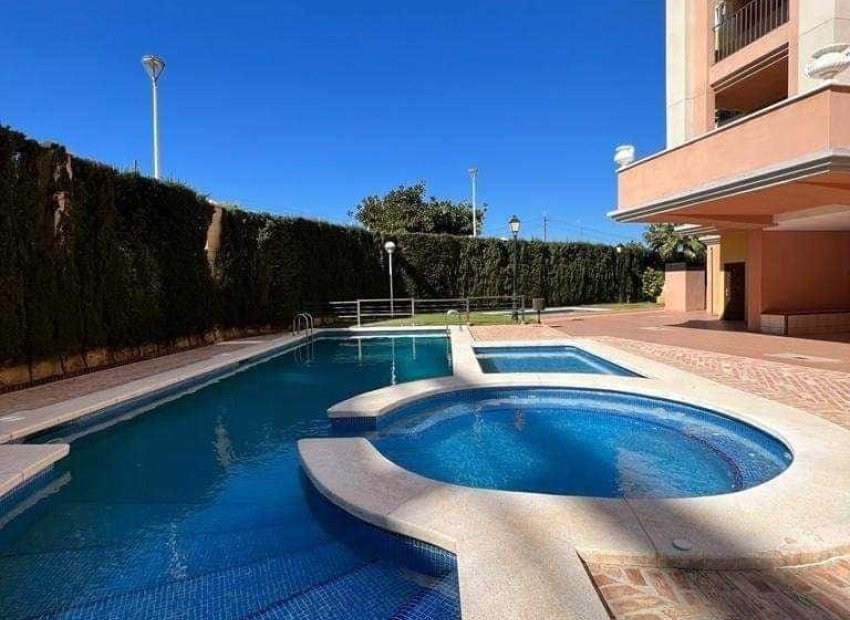 Resale - Apartment / flat - Torrevieia - Playa Los Locos