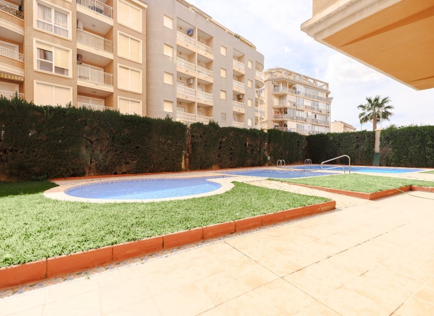 Resale - Apartment / flat - Torrevieia - Playa Los Locos
