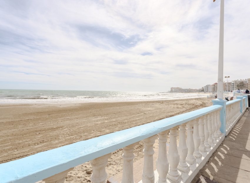 Resale - Apartment / flat - Torrevieia - Playa Los Locos
