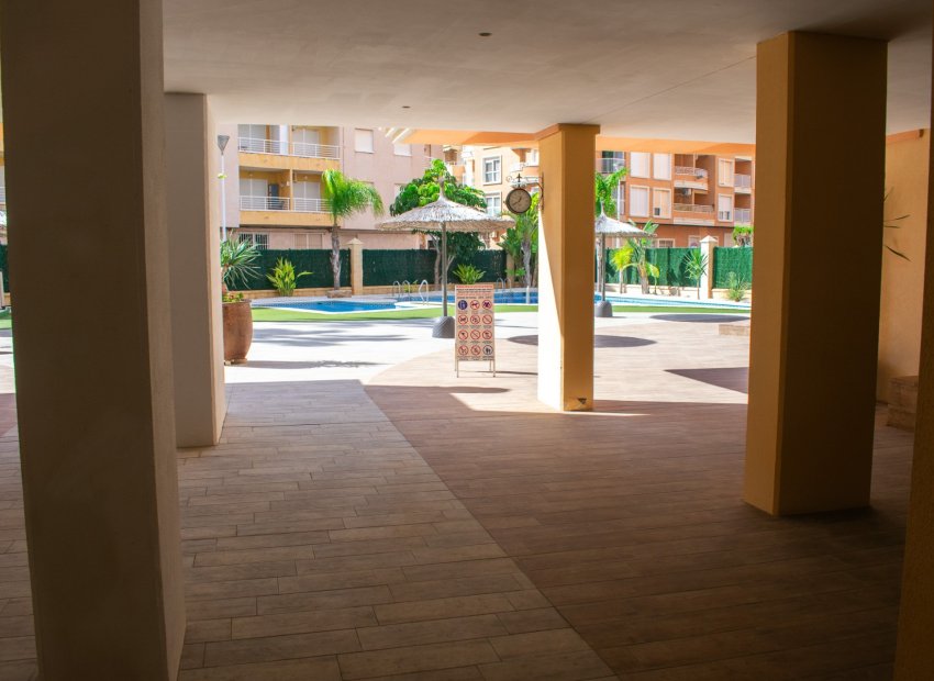 Resale - Apartment / flat - Torrevieia - Playa Los Locos