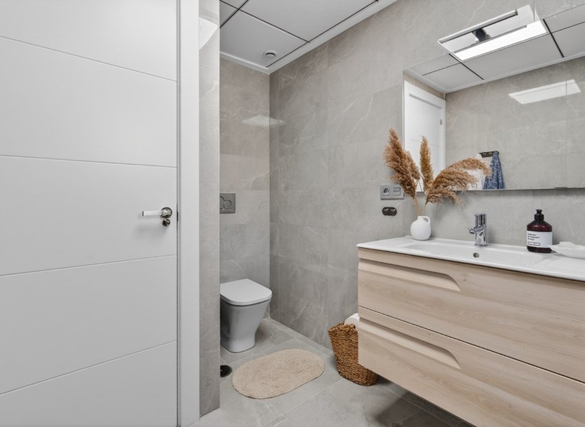 Resale - Apartment / flat - Torrevieia - Playa Los Locos