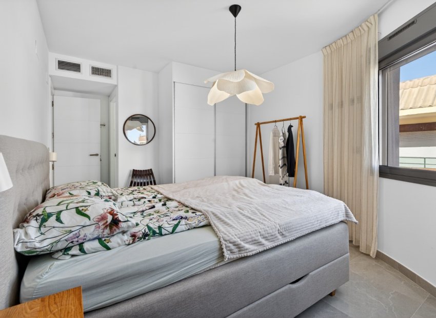 Resale - Apartment / flat - Torrevieia - Playa Los Locos