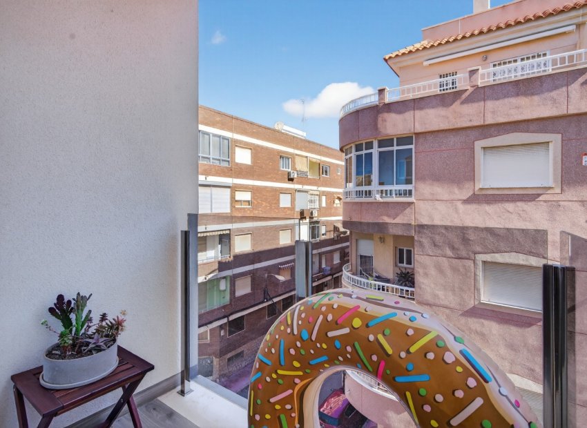 Resale - Apartment / flat - Torrevieia - Playa Los Locos