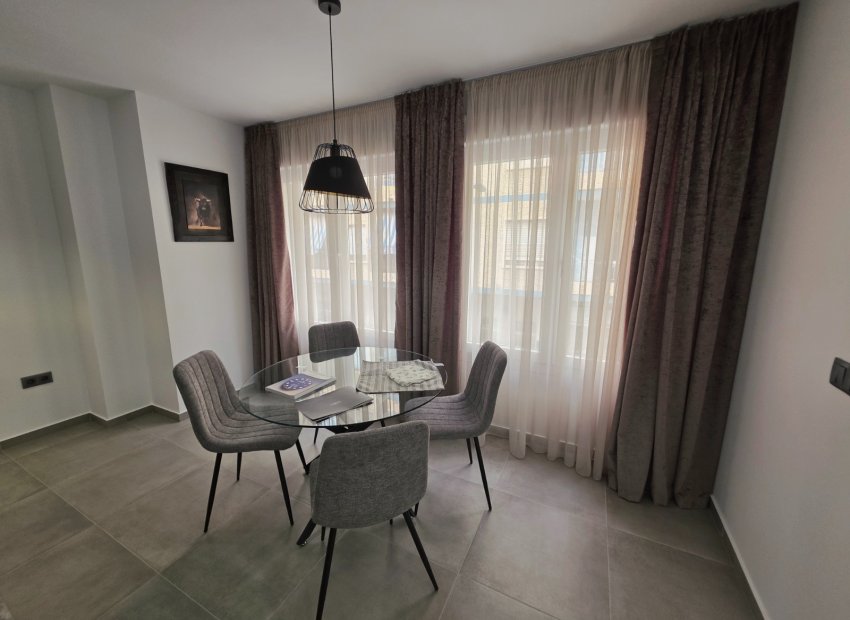 Resale - Apartment / flat - Torrevieia - Puerto