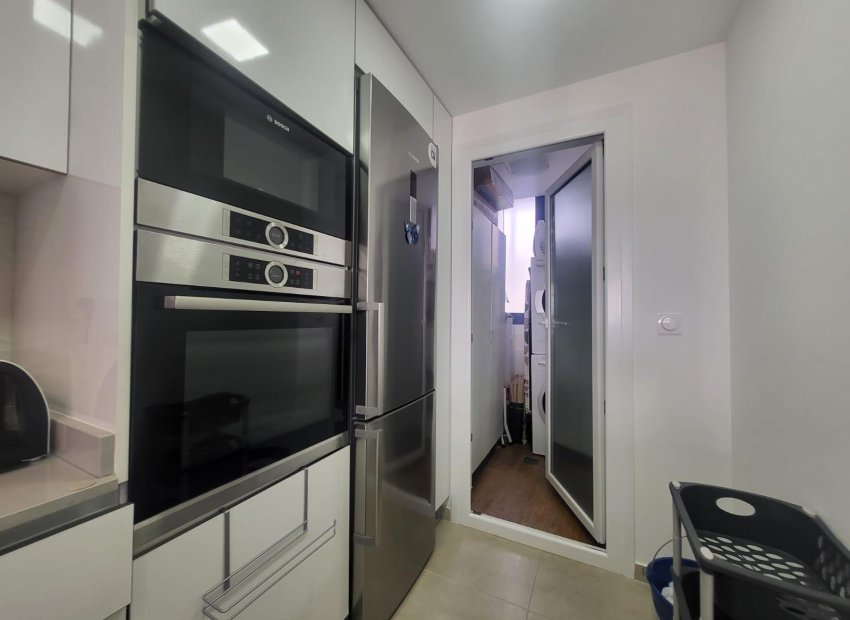 Resale - Apartment / flat - Torrevieia - Punta Prima