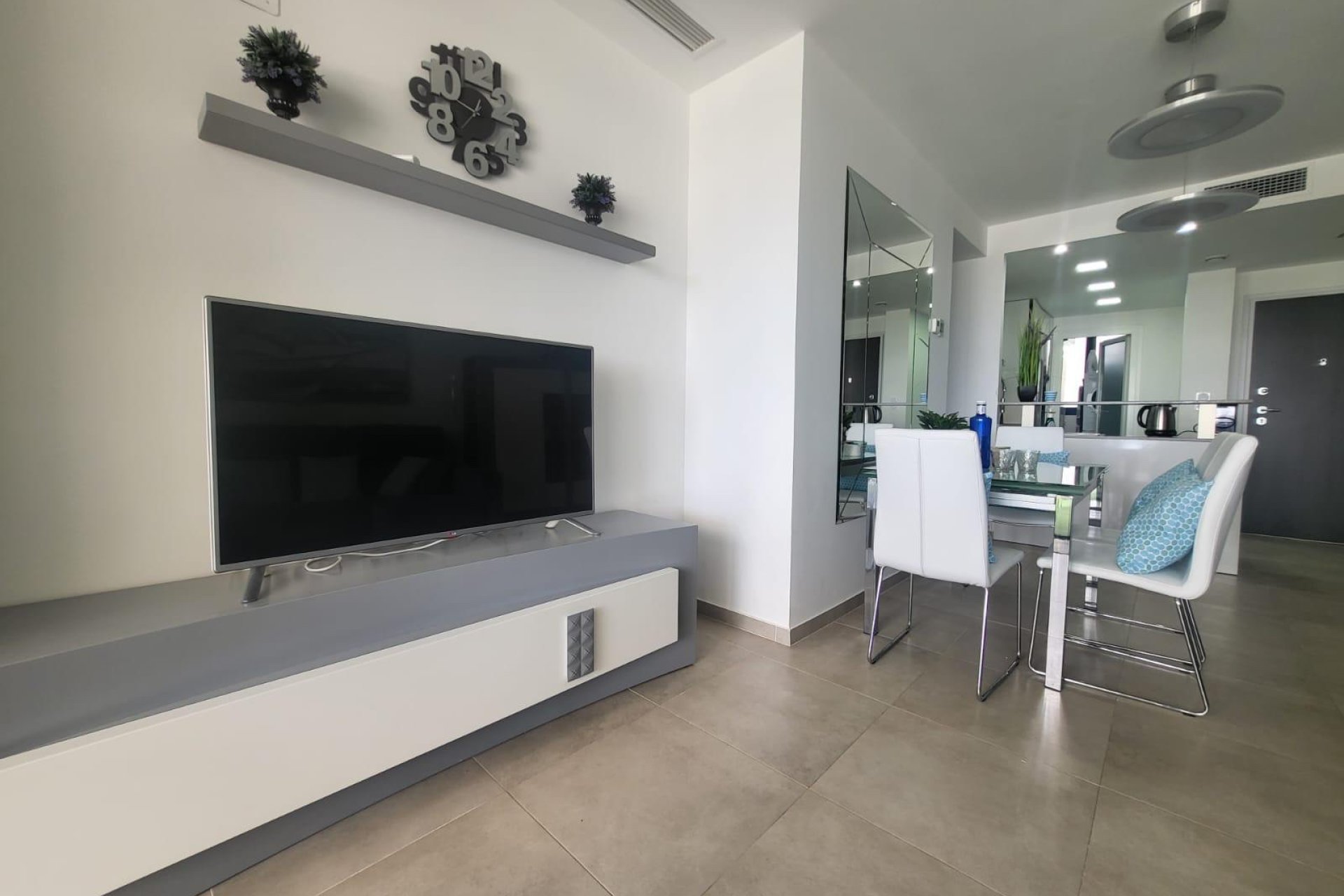 Resale - Apartment / flat - Torrevieia - Punta Prima