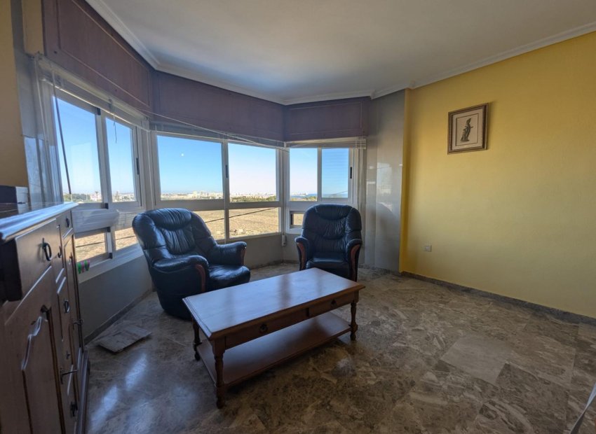 Resale - Apartment / flat - Torrevieia - Punta Prima