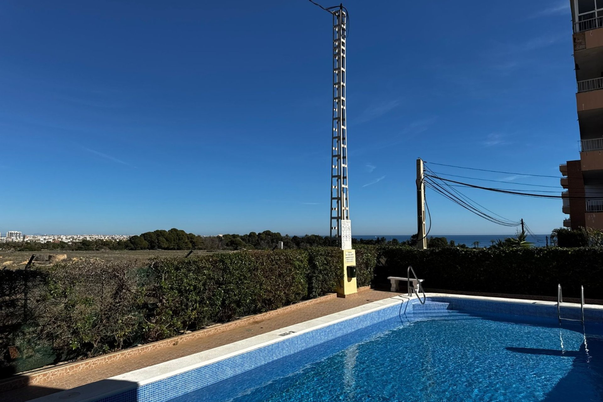 Resale - Apartment / flat - Torrevieia - Punta Prima