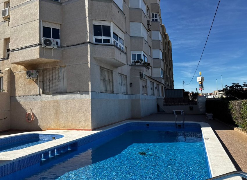 Resale - Apartment / flat - Torrevieia - Punta Prima