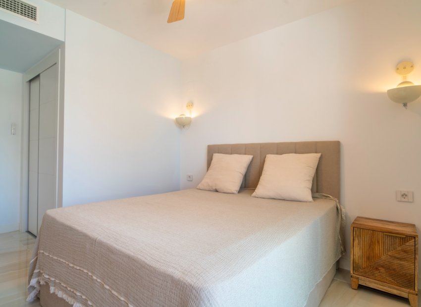 Resale - Apartment / flat - Torrevieia - Punta Prima