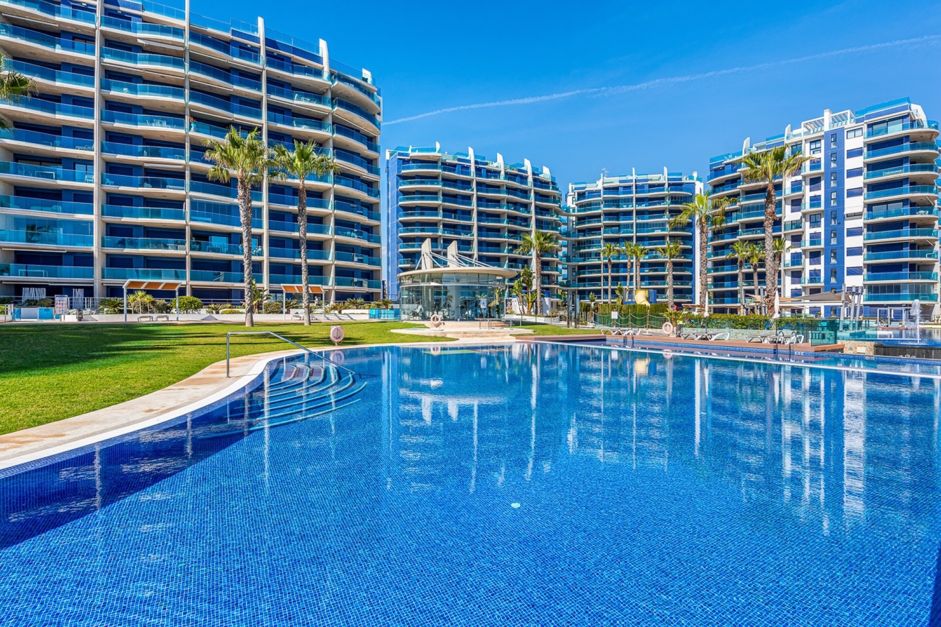 Resale - Apartment / flat - Torrevieia - Punta Prima