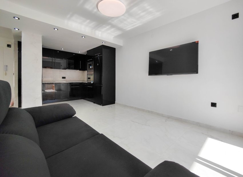 Resale - Apartment / flat - Torrevieia - Punta Prima