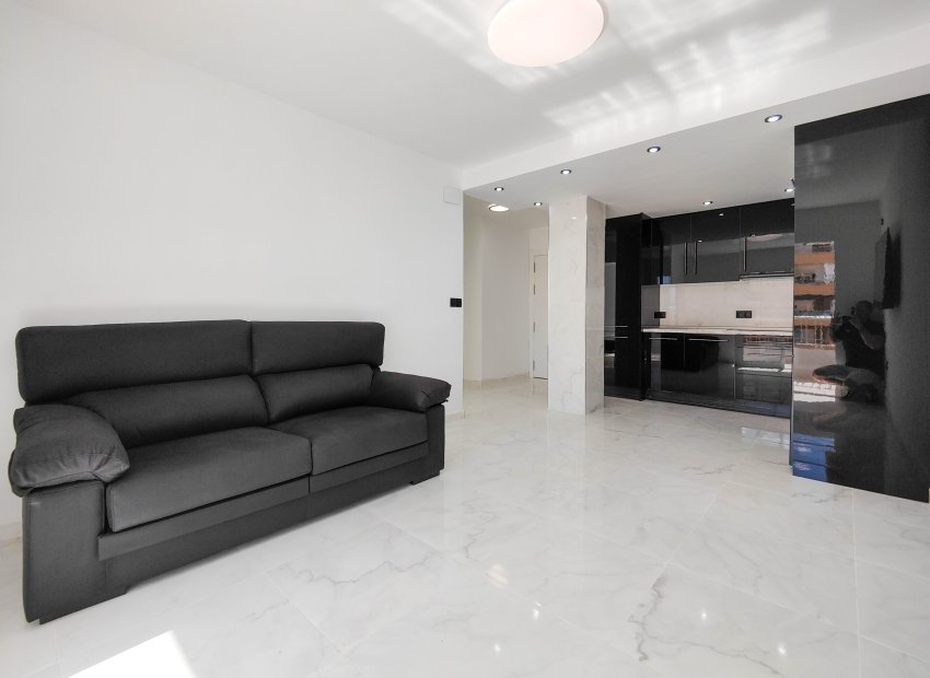 Resale - Apartment / flat - Torrevieia - Punta Prima