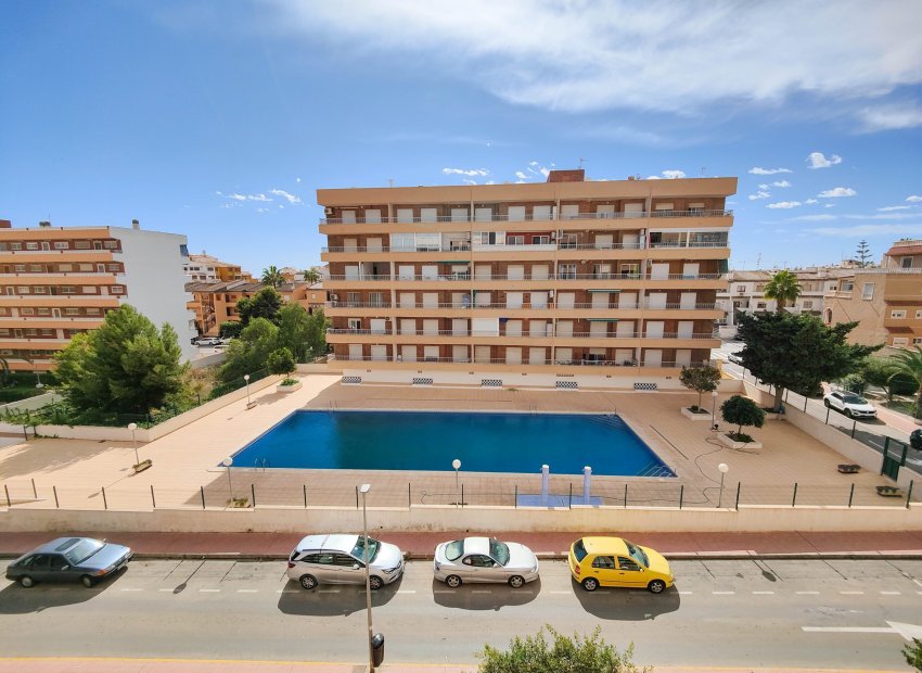 Resale - Apartment / flat - Torrevieia - Punta Prima