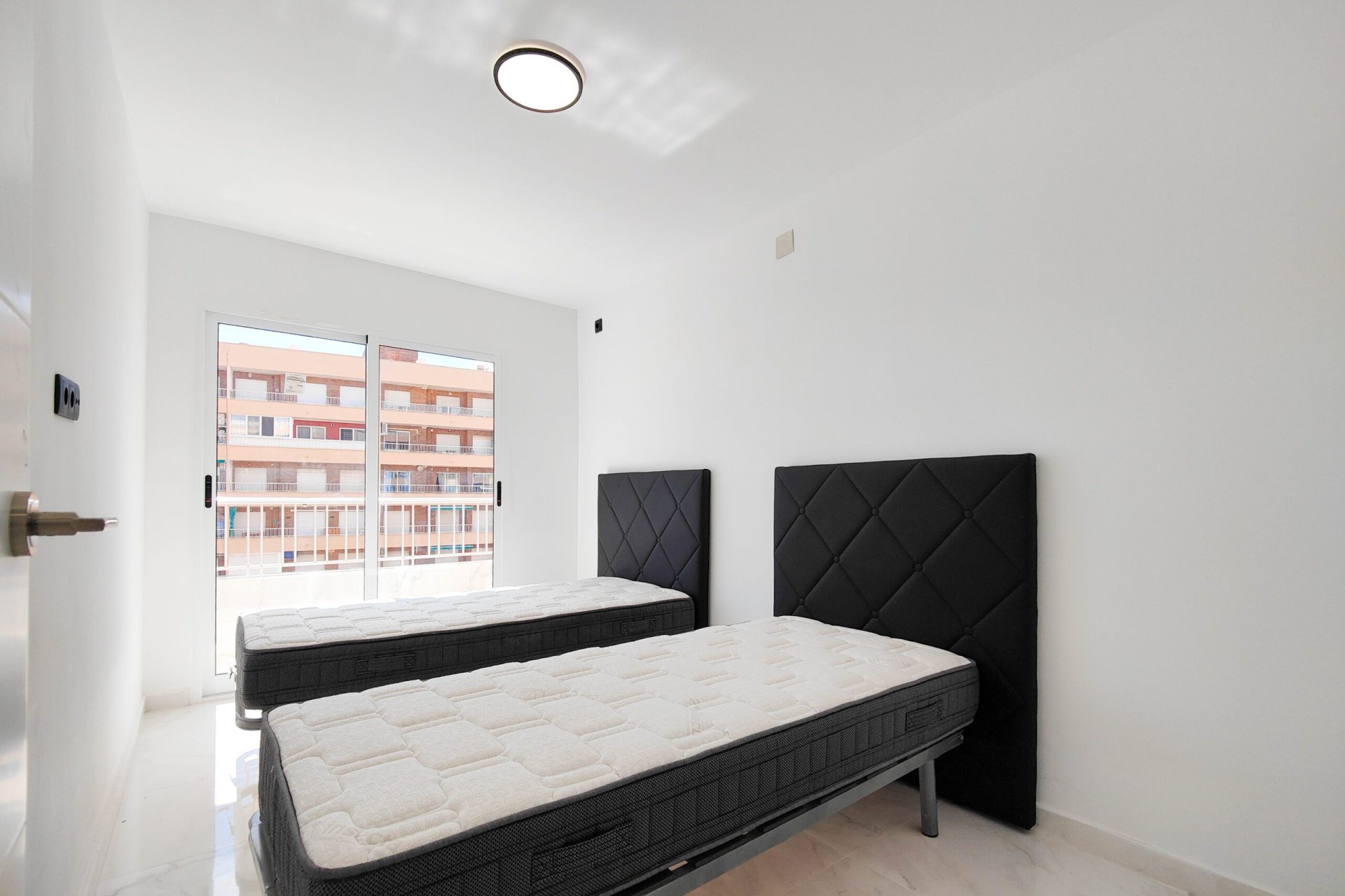 Resale - Apartment / flat - Torrevieia - Punta Prima