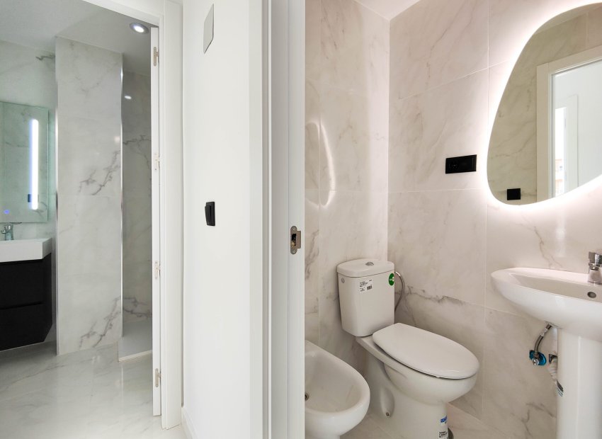 Resale - Apartment / flat - Torrevieia - Punta Prima