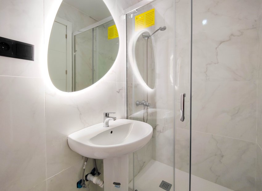 Resale - Apartment / flat - Torrevieia - Punta Prima