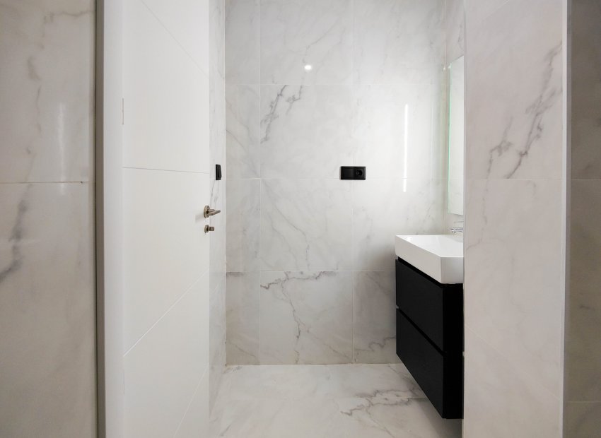 Resale - Apartment / flat - Torrevieia - Punta Prima