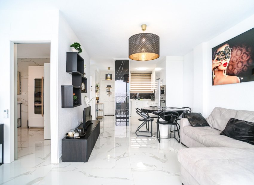 Resale - Apartment / flat - Torrevieia - Punta Prima