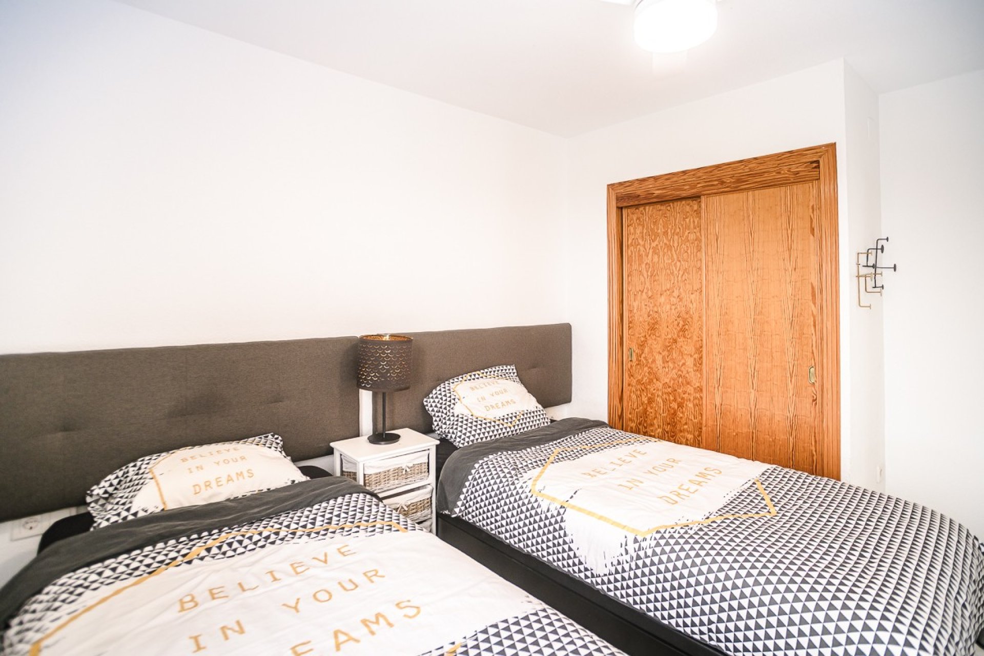 Resale - Apartment / flat - Torrevieia - Punta Prima