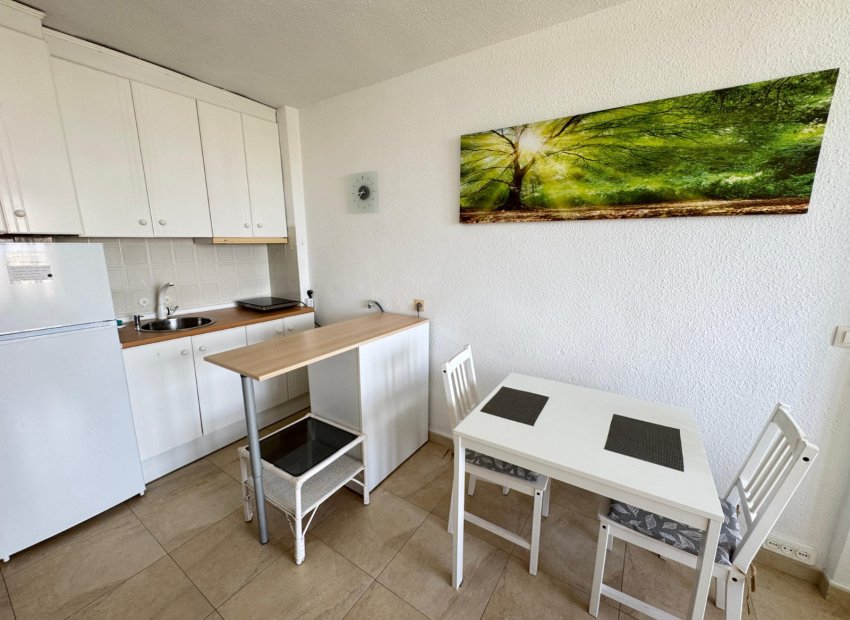 Resale - Apartment / flat - Torrevieia - Torrevieja>Cabo Cervera