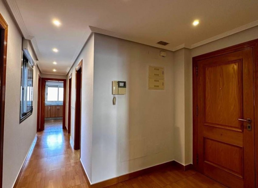 Resale - Apartment / flat - Torrevieia - Torrevieja