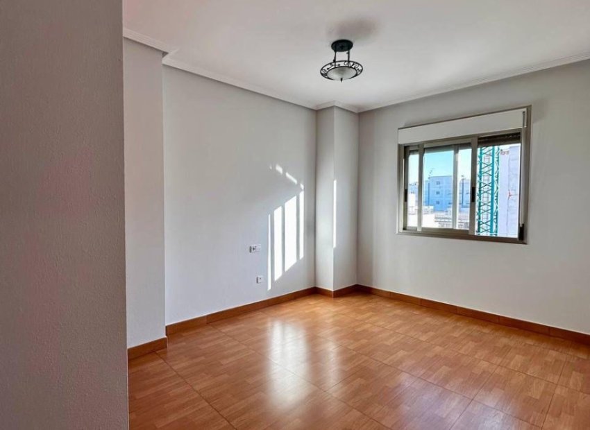 Resale - Apartment / flat - Torrevieia - Torrevieja