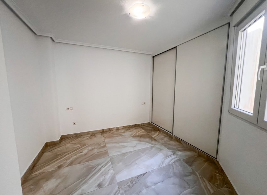 Resale - Apartment / flat - Torrevieia - Torrevieja