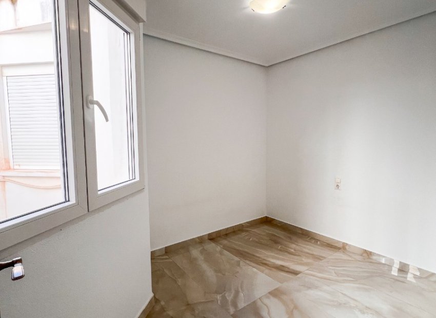 Resale - Apartment / flat - Torrevieia - Torrevieja