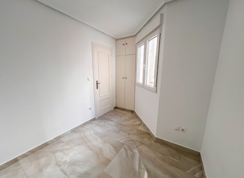 Resale - Apartment / flat - Torrevieia - Torrevieja