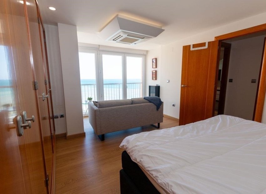 Resale - Apartment / flat - Torrevieja - Playa Del Cura