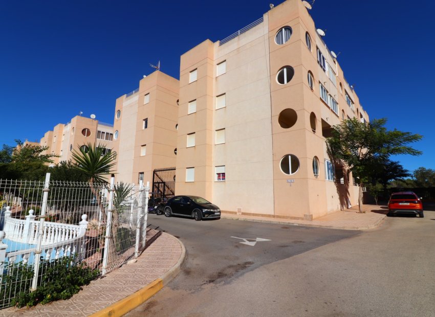 Resale - Apartment / flat - Torrevieja - San Luis