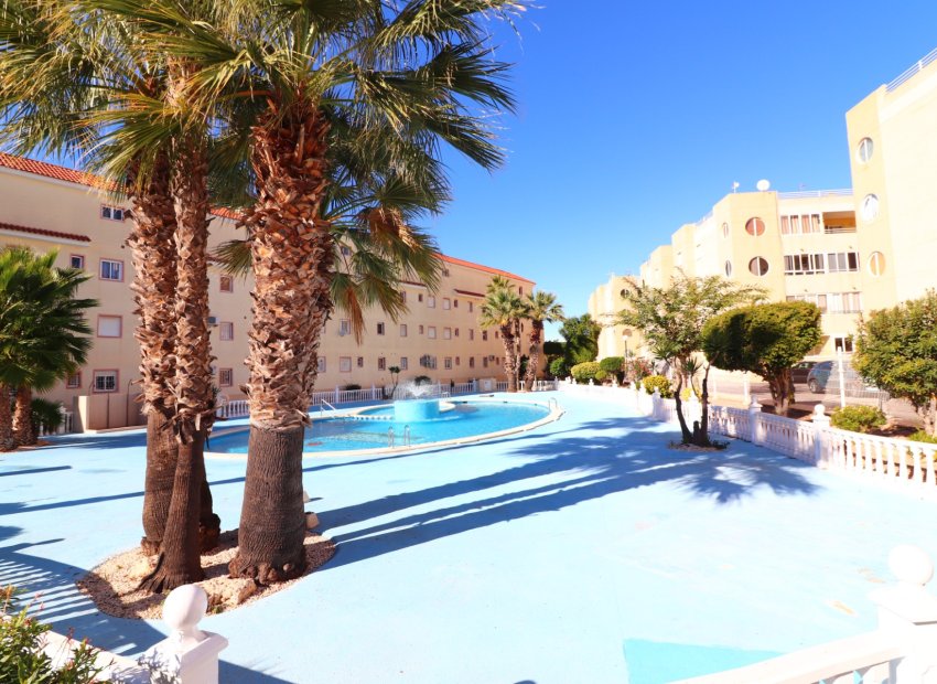 Resale - Apartment / flat - Torrevieja - San Luis