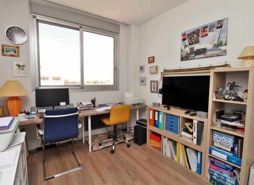 Resale - Apartment / flat - Villamartín - Los Dolses