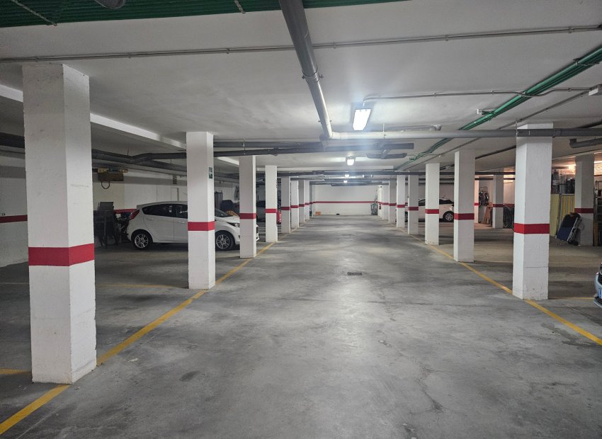 Resale - Apartment / flat - Villamartín - PAU 8