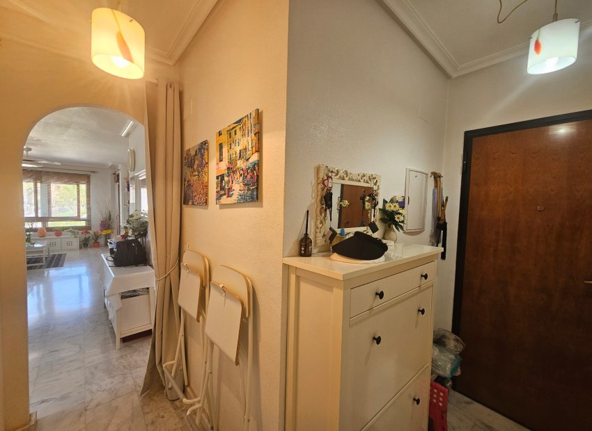 Resale - Apartment / flat - Villamartín - PAU 8