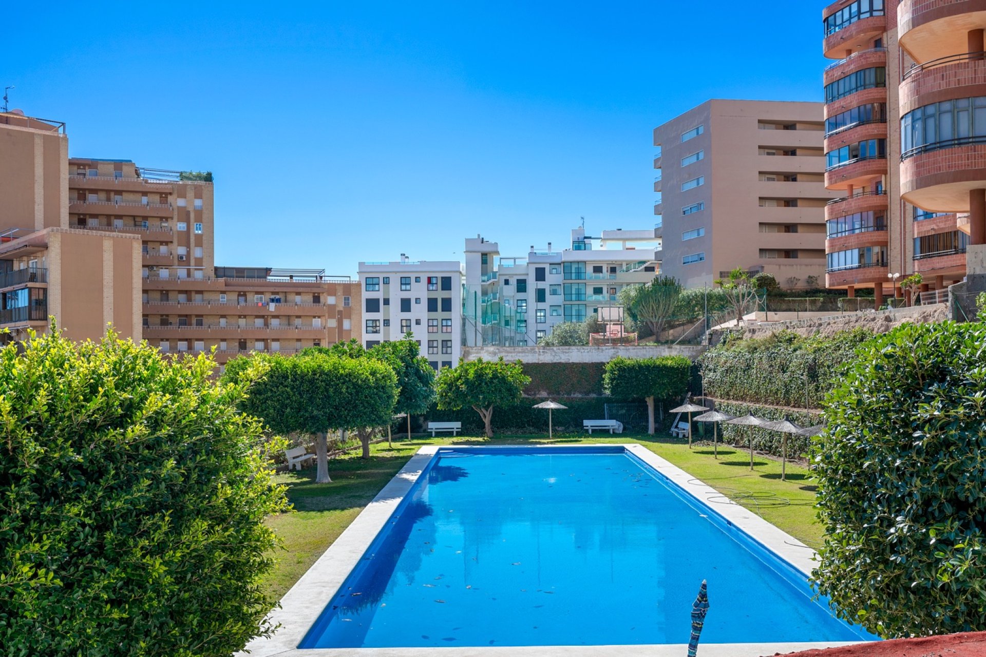 Resale - Apartments - Flats - Arenales del Sol - Segunda linea playa