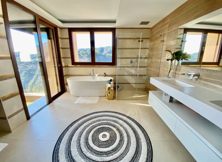 Resale - Apartments - Flats - Benahavís - La Quinta