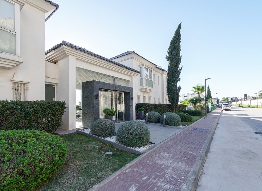 Resale - Apartments - Flats - Benahavís - La Quinta