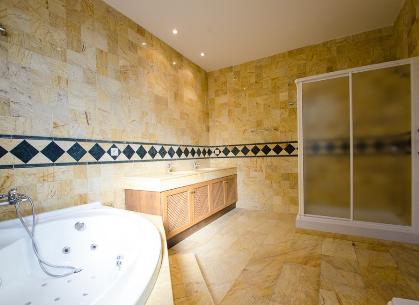 Resale - Apartments - Flats - Marbella - La Mairena