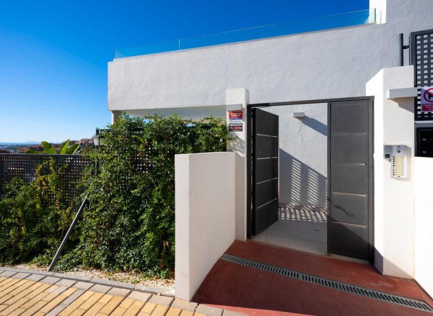 Resale - Apartments - Flats - Marbella - Nueva Andalucía