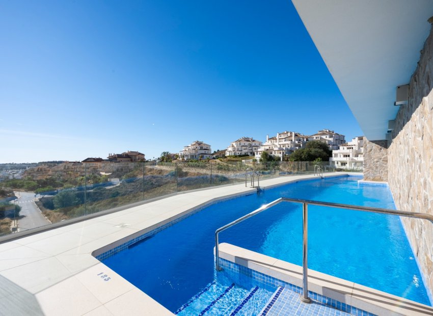 Resale - Apartments - Flats - Marbella - Nueva Andalucía