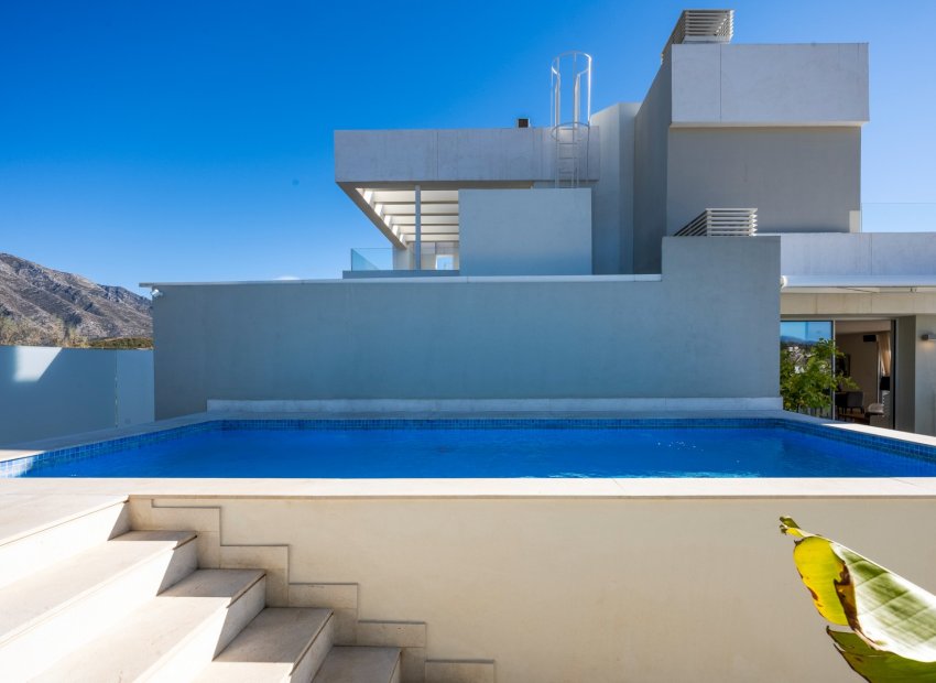Resale - Apartments - Flats - Marbella - Nueva Andalucía